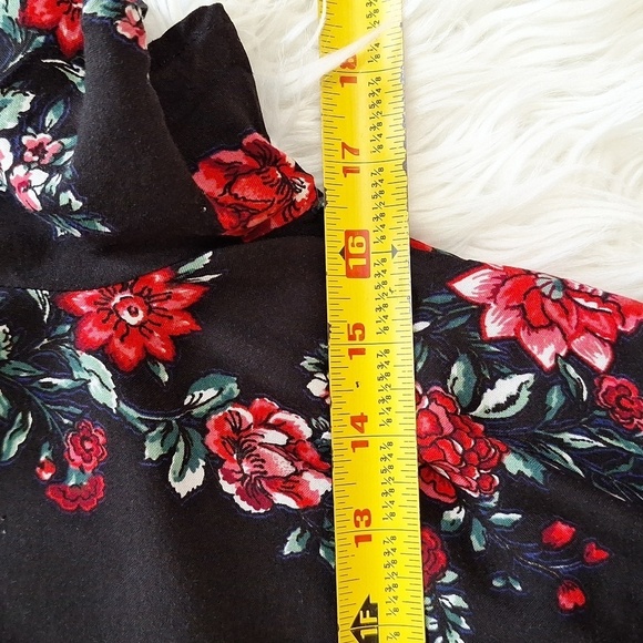 Band of Gypsies Cambridge Black Smocked Blouse Crop Top - Picture 12 of 16